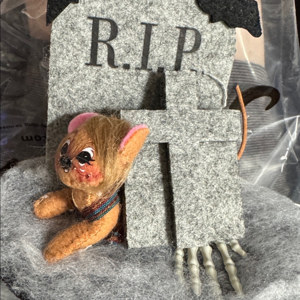 Annalee 3 inch graveyard mouse